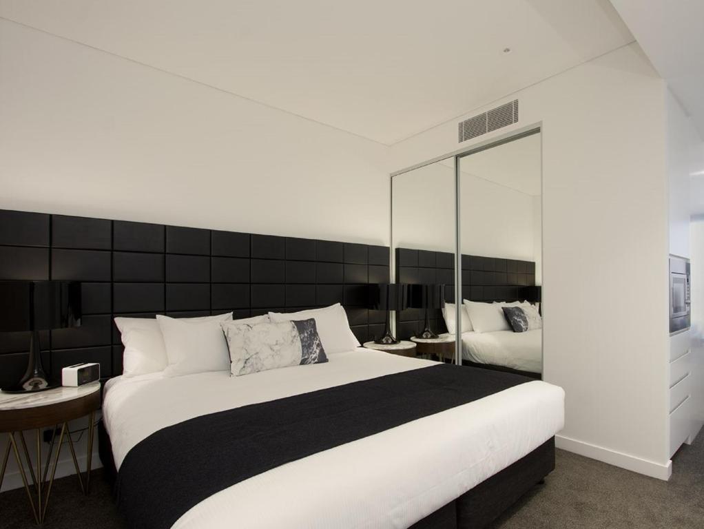 Silkari Suites at Chatswood - Resim 7