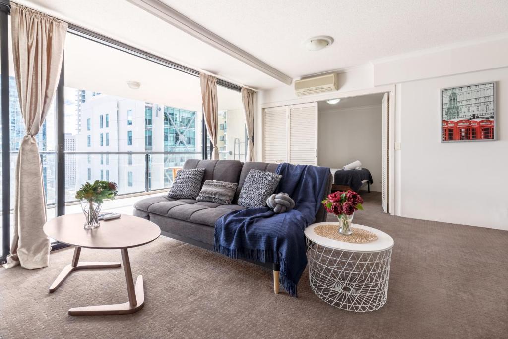 Sky River CBD apartment, Brisbane, Australia