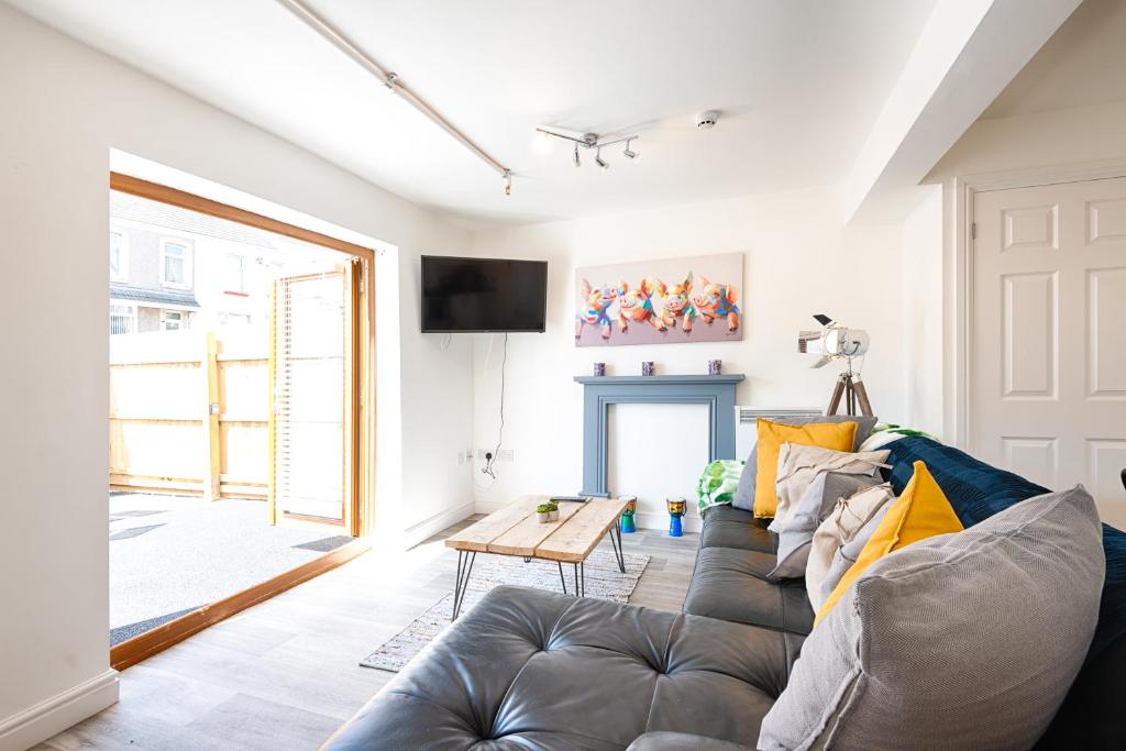 The Nook - TV in Every Bedroom! - Housity