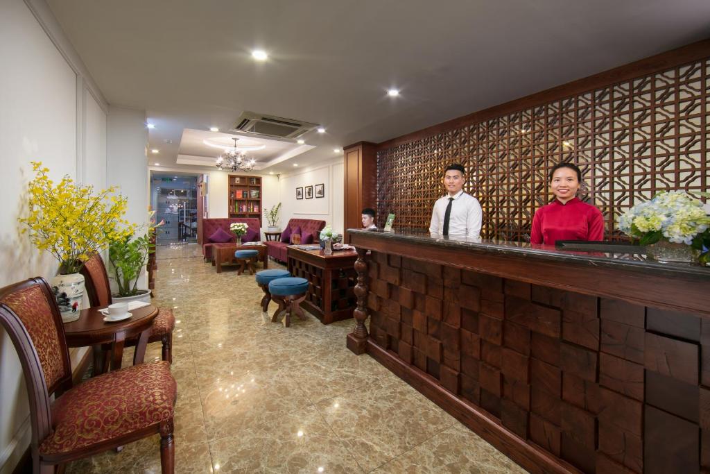 Členové personálu v ubytování Hanoi Vision Premium Hotel