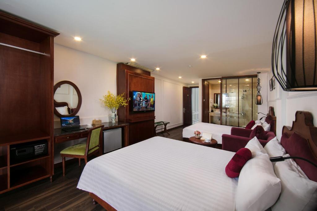 TV a/nebo společenská místnost v ubytování Hanoi Vision Premium Hotel