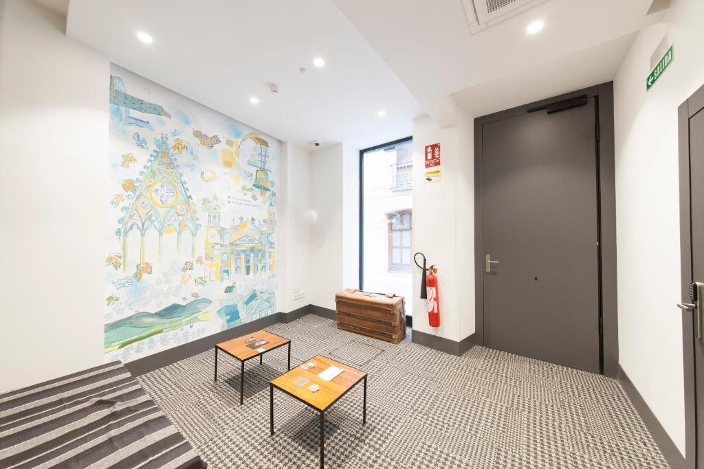 Antique Pamplona Tres Reyes Apartments Booking}