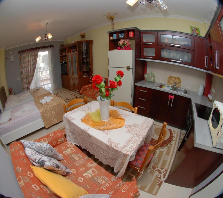 Eduart apartments - Imazhi 2
