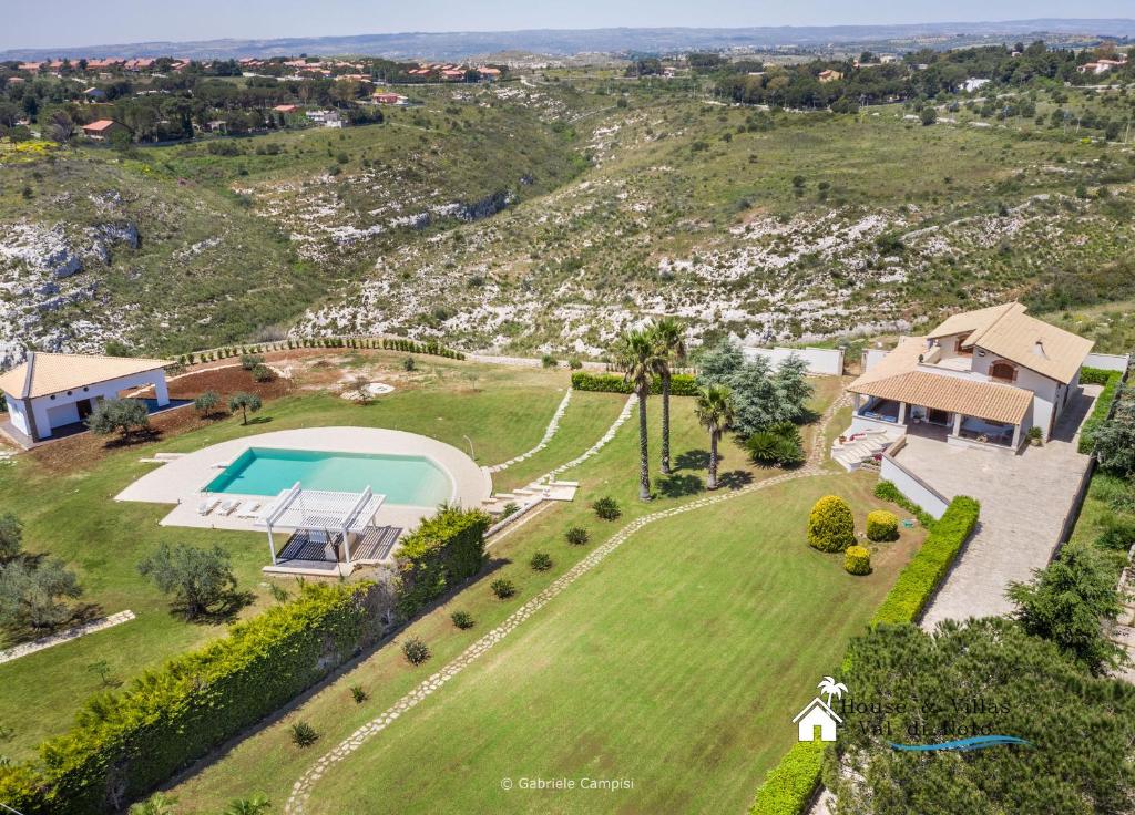 Uma vista aérea de House&Villas - Luxury Hills
