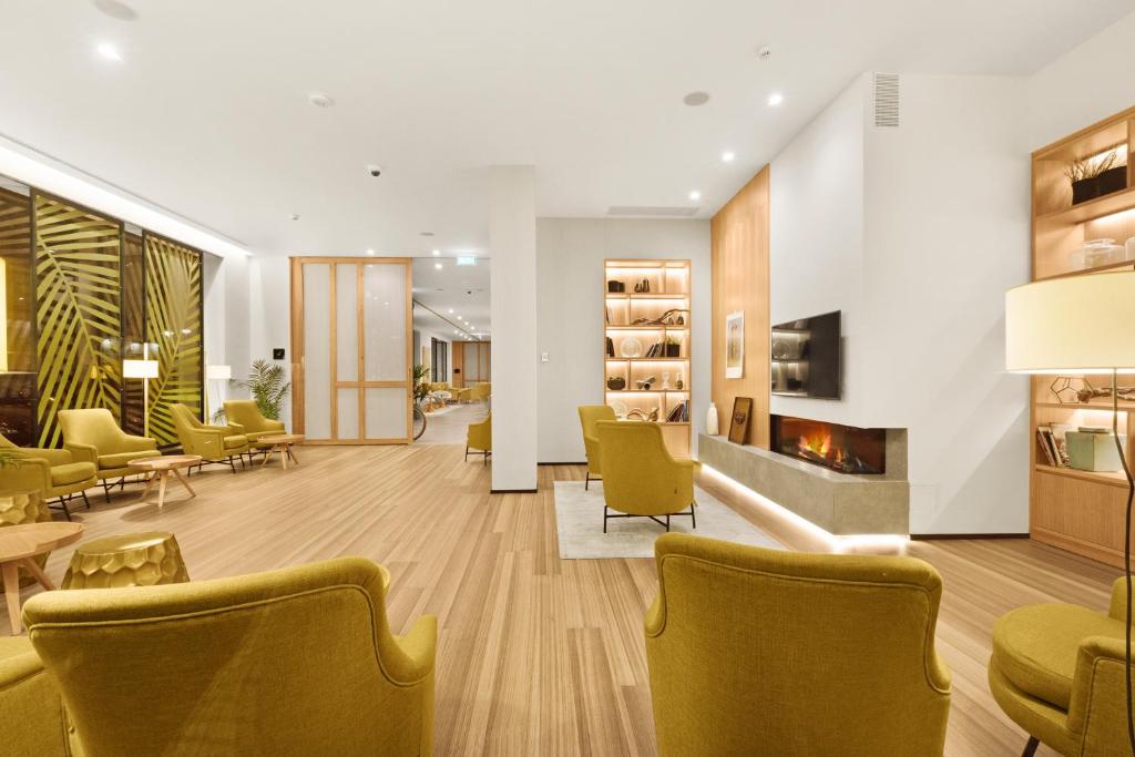 TV a/nebo společenská místnost v ubytování Protur Naisa Palma Hotel