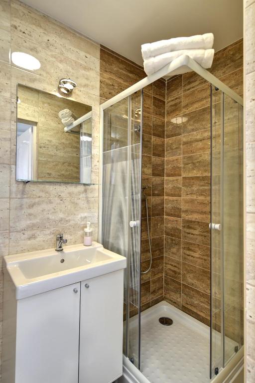 Heart of Downtown Apartment - Appartamento Con Una Camera Da Letto Con Balcone