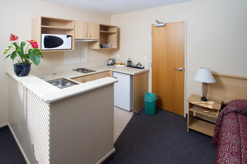 Alhambra Oaks Motor Lodge - Resim 40