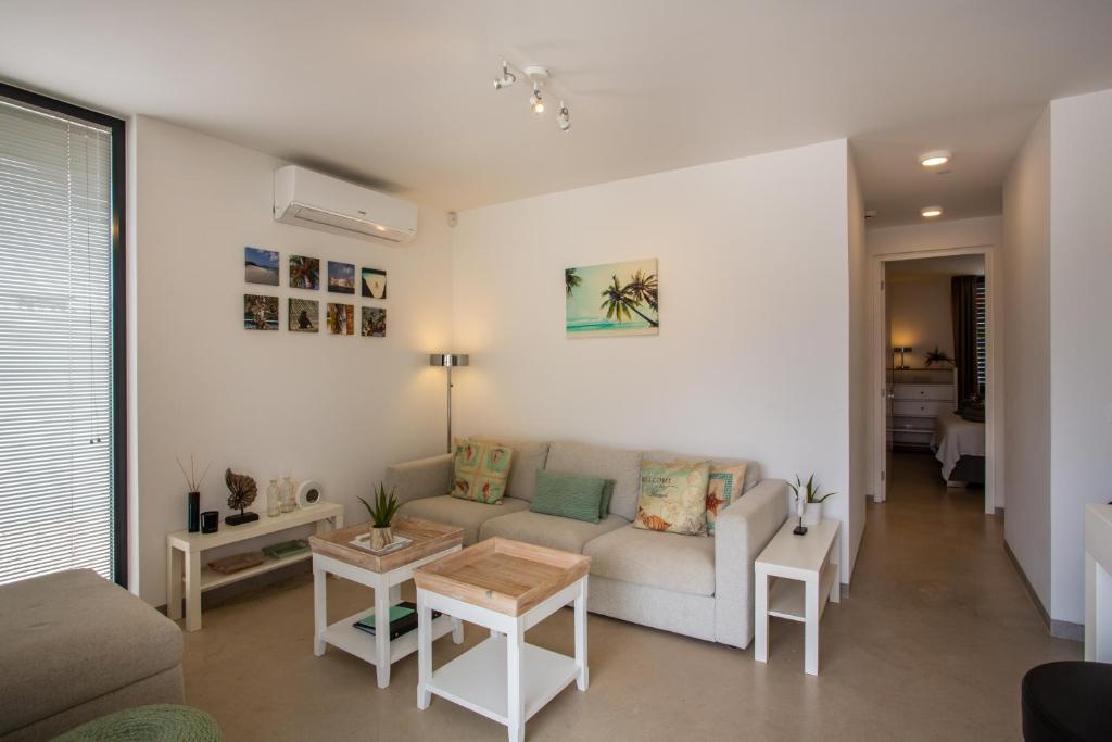 Posezení v ubytování La Hasta Luxury Apartment Jan Thiel