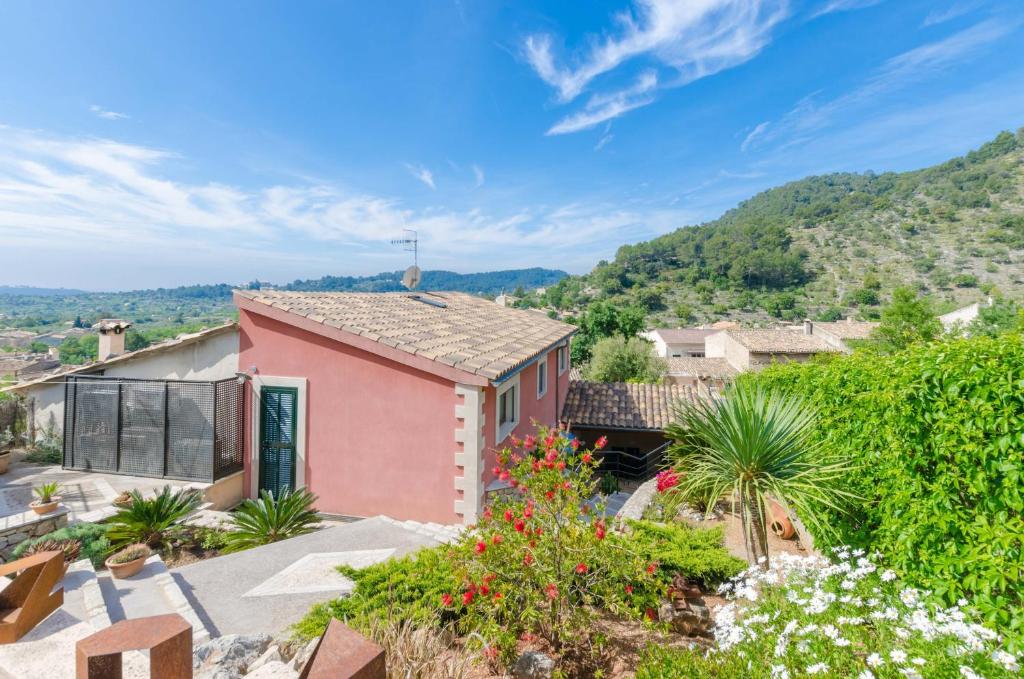 Cal Tio - Three-Bedroom House