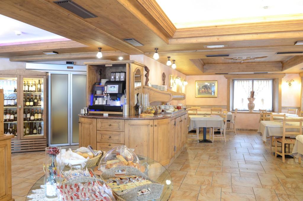 Kuchyň nebo kuchyňský kout v ubytování Albergo Alpenrose