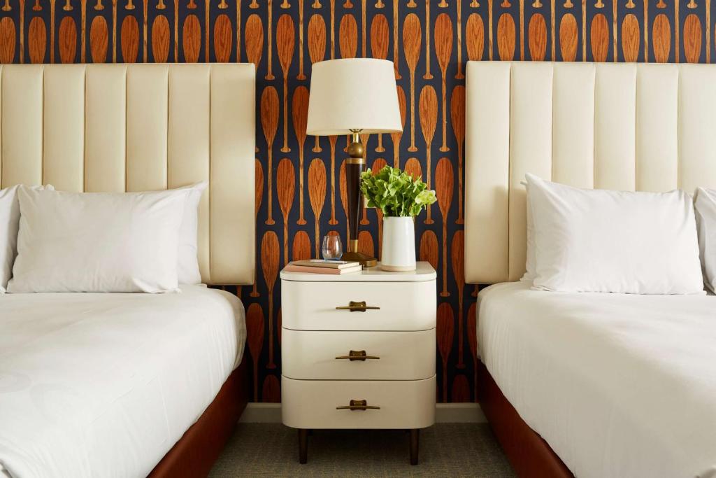 Waterfront Hotel, part of JdV by Hyatt - Queen Room With Two Queen Beds