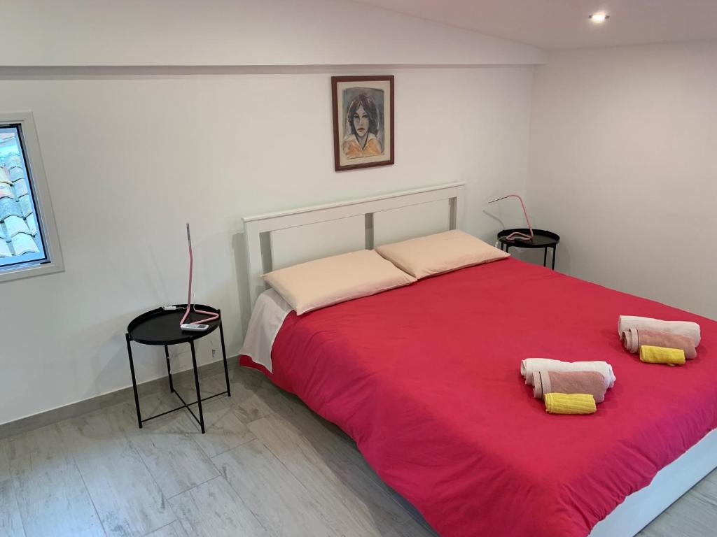 Posteľ alebo postele v izbe v ubytovaní Deni's apartments per 4