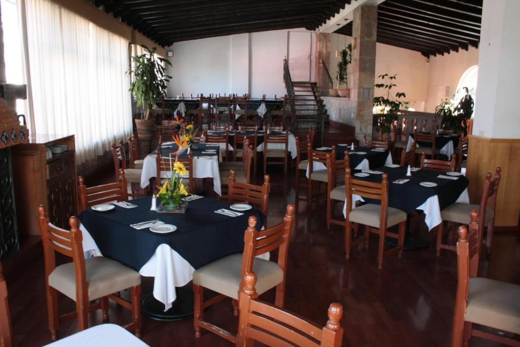 Restaurace v ubytování Hotel Posada Vista Bella