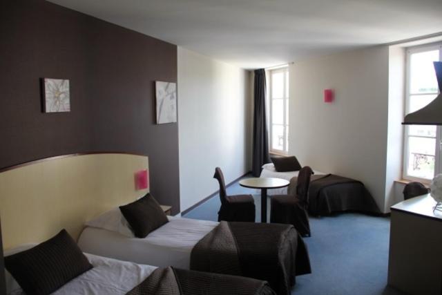 Logis Hôtel de France restaurant le Lucullus - Habitación Triple