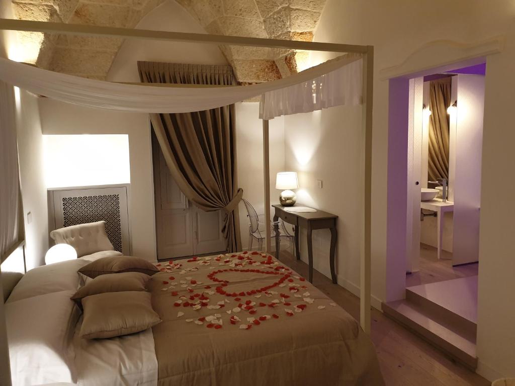 Postel nebo postele na pokoji v ubytování Christian's Suites & Spa