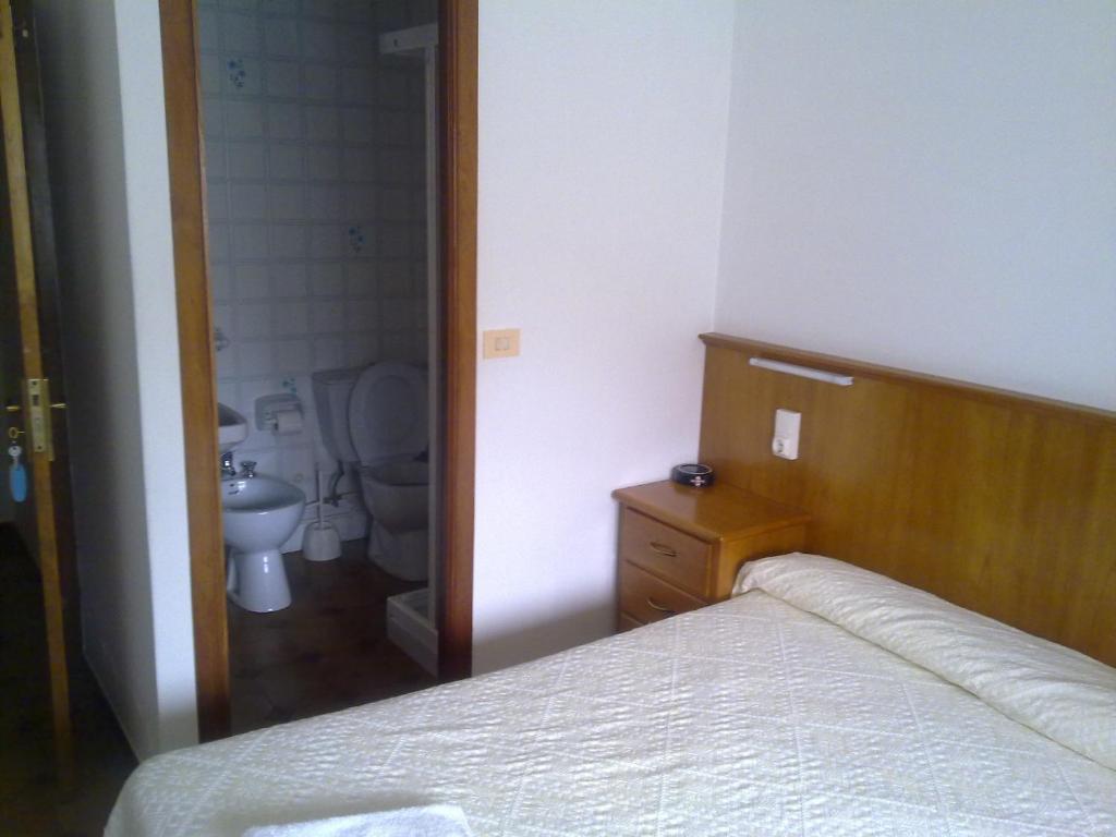 Pensión Los Trillizos - Single Room