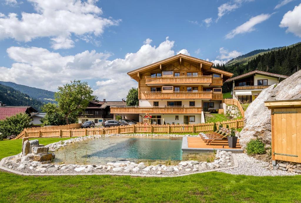 Výhľad na hory alebo výhľad na hory priamo z apartmánu