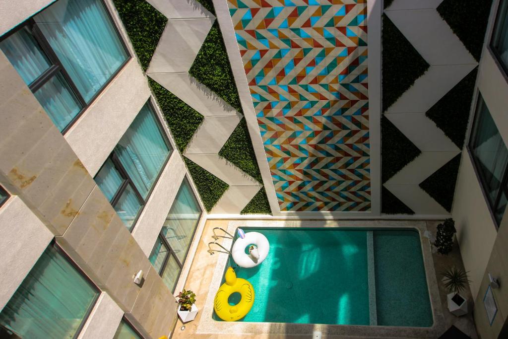 Bazén v ubytování FCH Hotel Providencia nebo v jeho okolí
