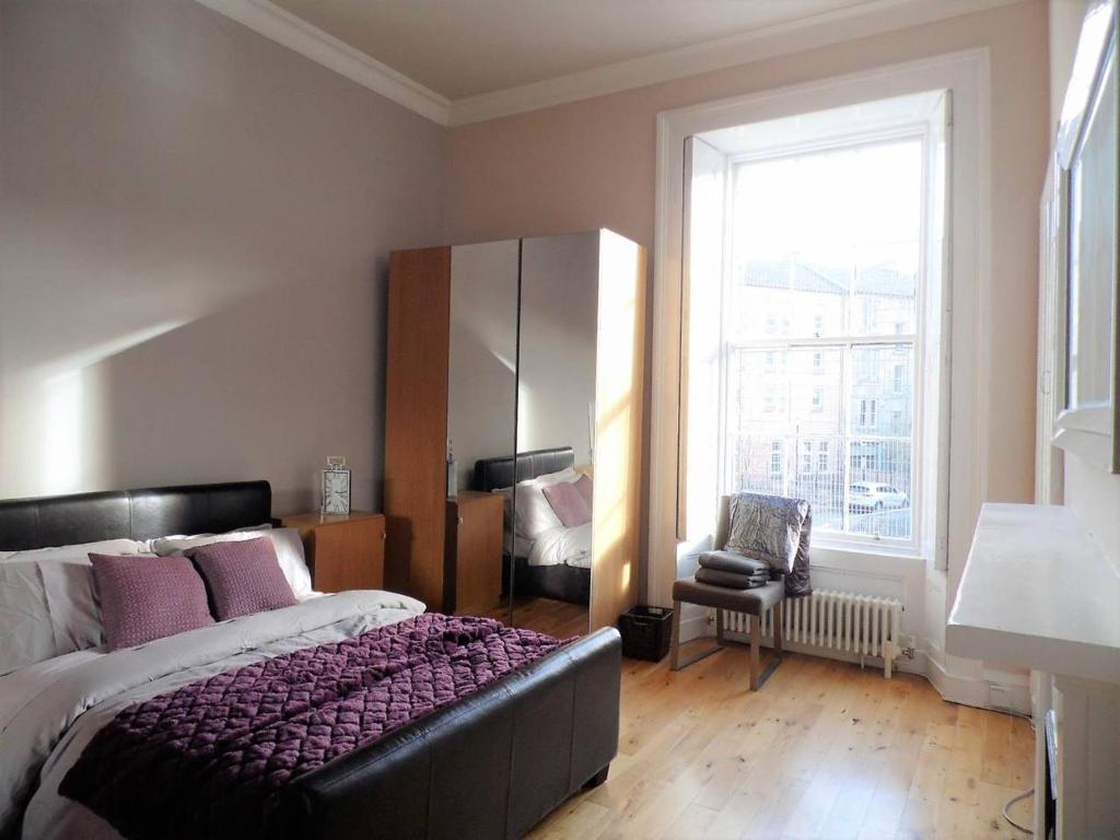 WEST END - 3 bedroom, main door flat with parking