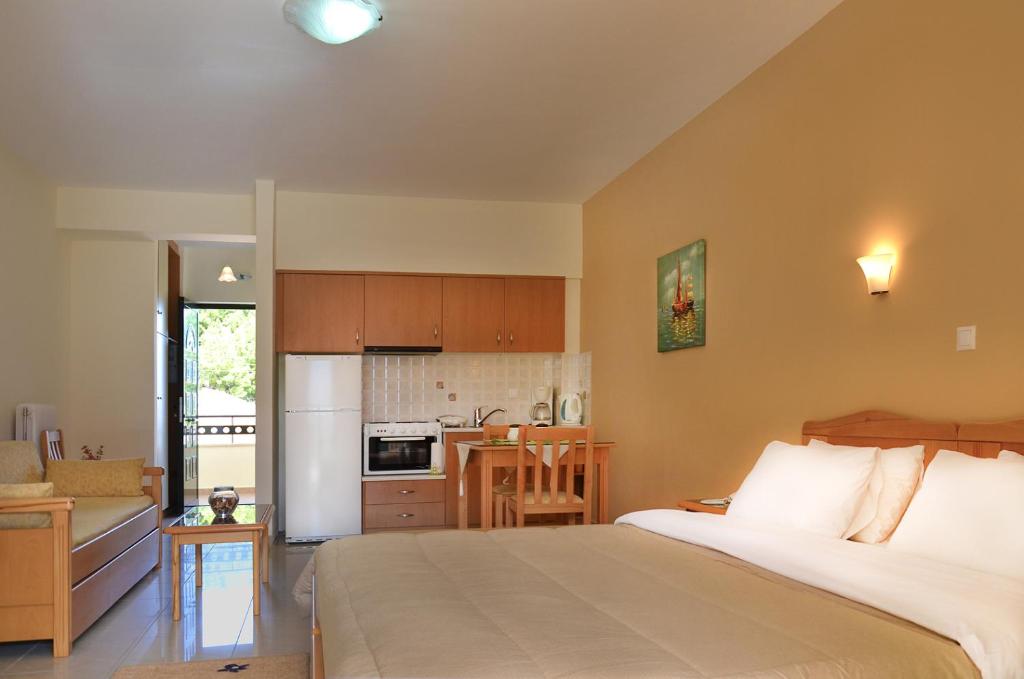 Kuchyň nebo kuchyňský kout v ubytování Hotel Patelis