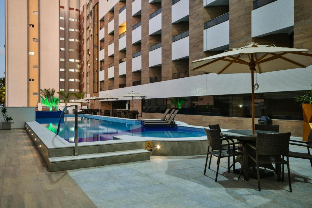 A piscina localizada em Littoral Gold Flat ou nos arredores