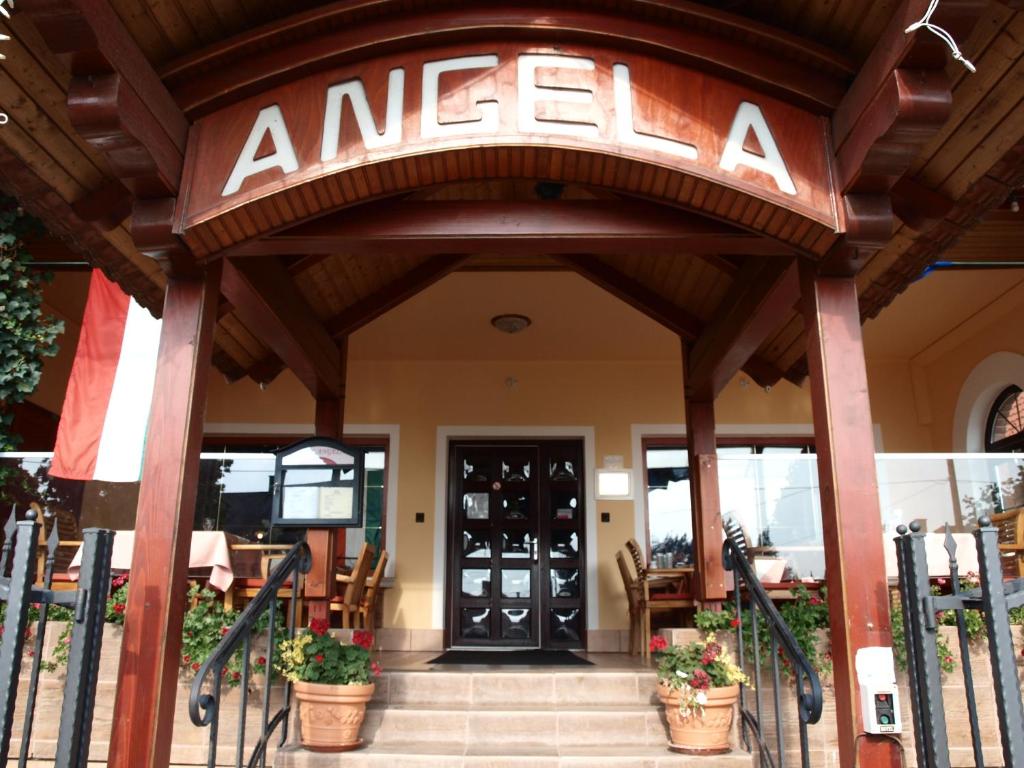 Exteriér nebo vchod ubytování Angela Panzió
