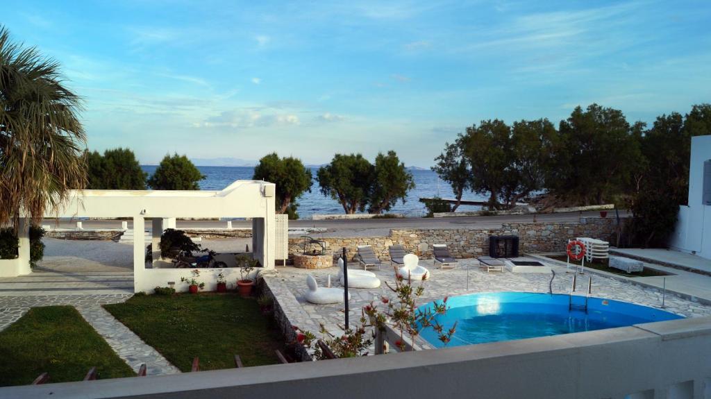 Bazén v ubytování Aeolos Bay Tinos nebo v jeho okolí