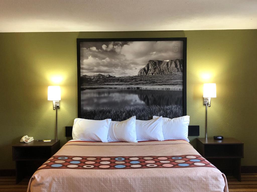 Super 8 by Wyndham S Jordan/Sandy/Slc Area - King Room - Non-Smoking