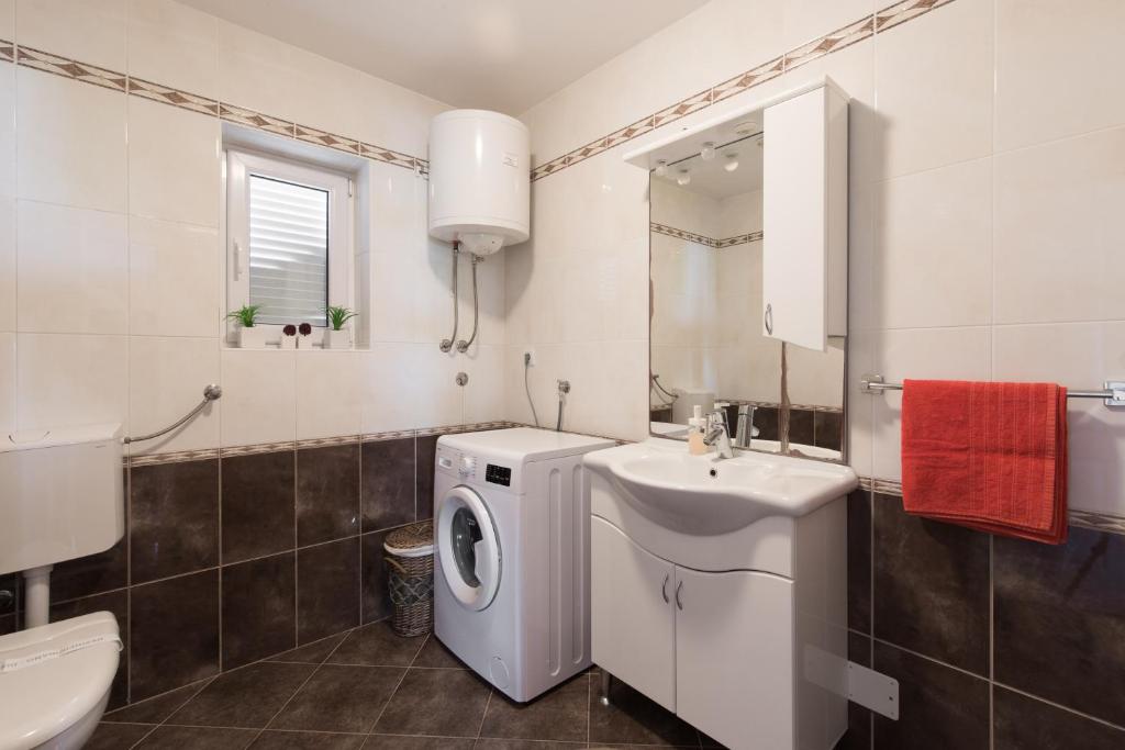 Koupelna v ubytování Apartment Josip Malin