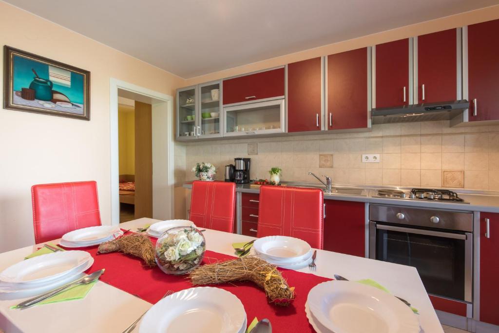 Kuchyň nebo kuchyňský kout v ubytování Apartment Josip Malin