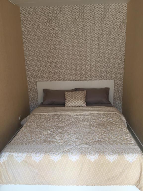 Muangthongthani Rental/Khun Dan - Appartement De Deux Chambres