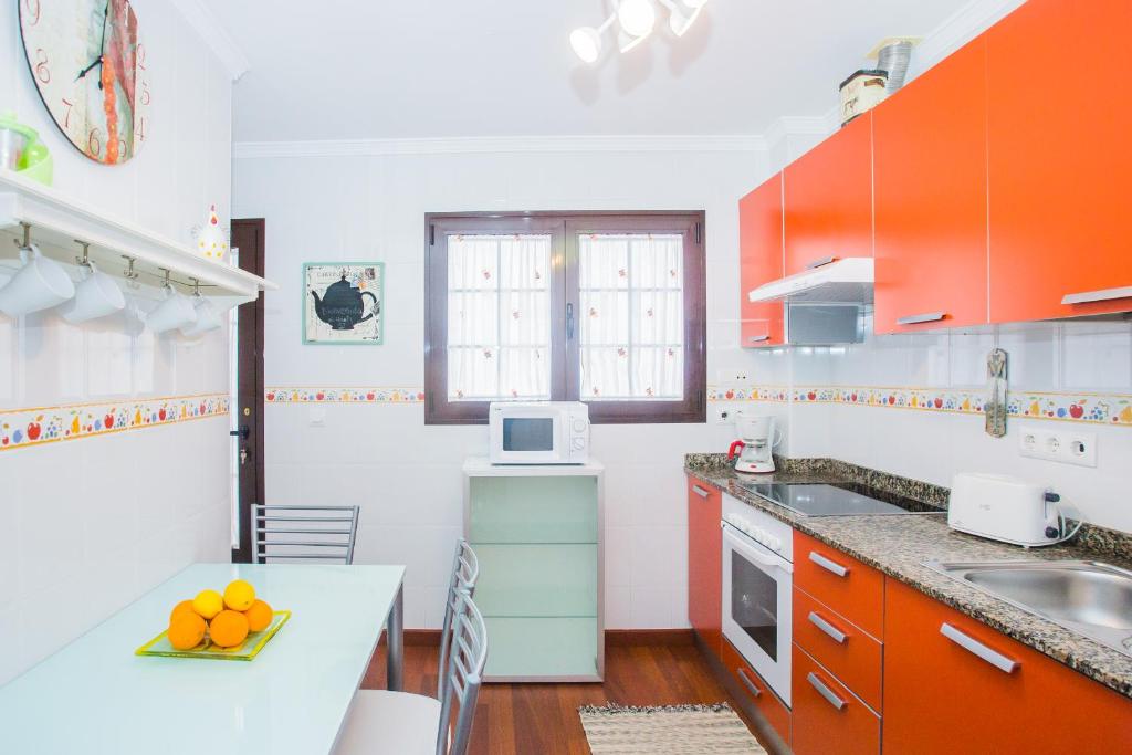 A kitchen or kitchenette at Casa Lola