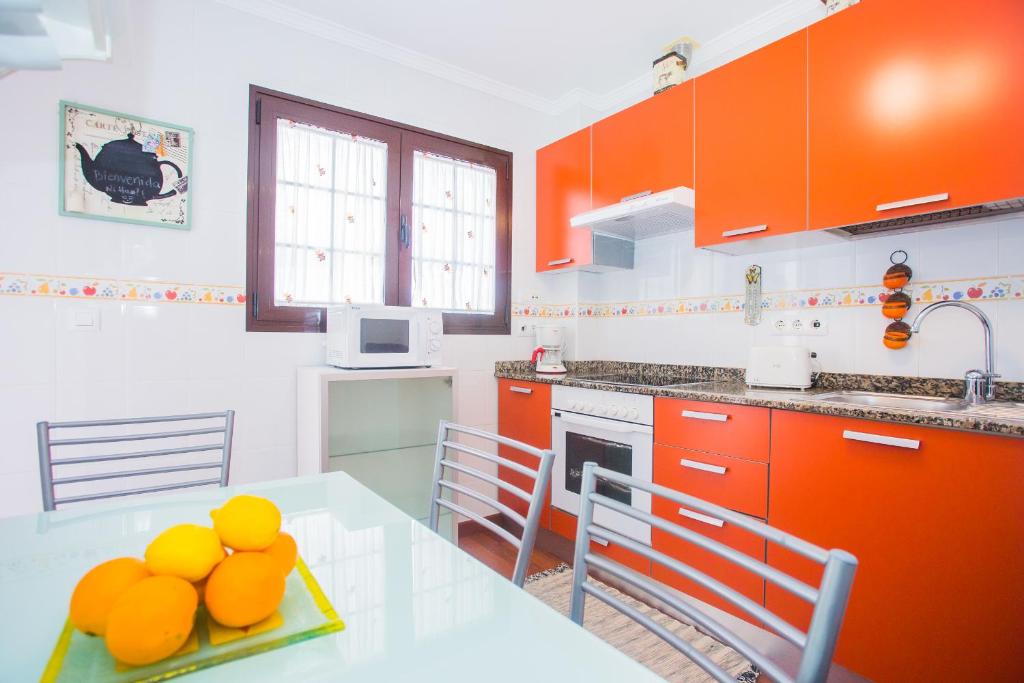 A kitchen or kitchenette at Casa Lola