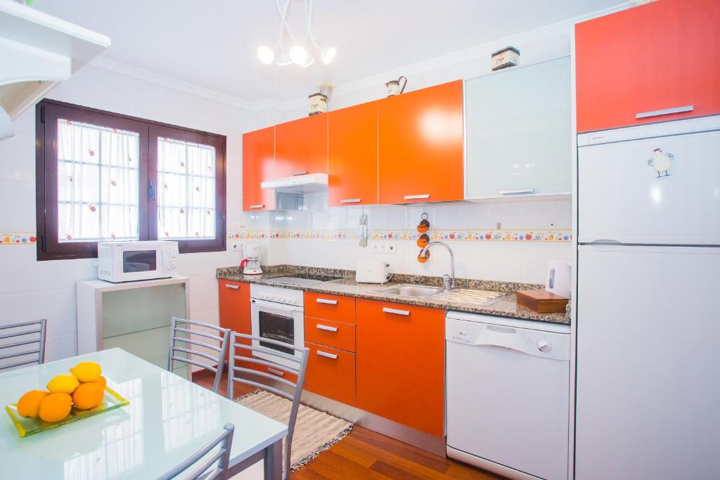 A kitchen or kitchenette at Casa Lola