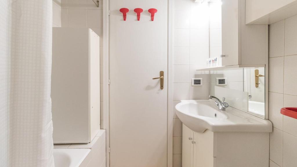 A bathroom at Italianway - Washington 91