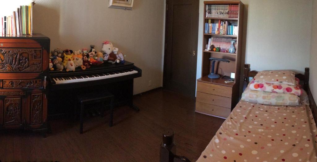 Nakagawa's Cozy House - Single Room With Shared Bathroom