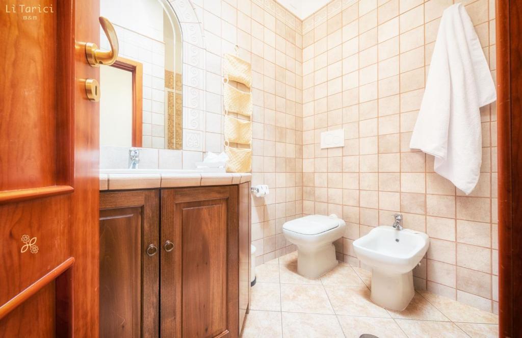 Koupelna v ubytování B&B Li Tarici