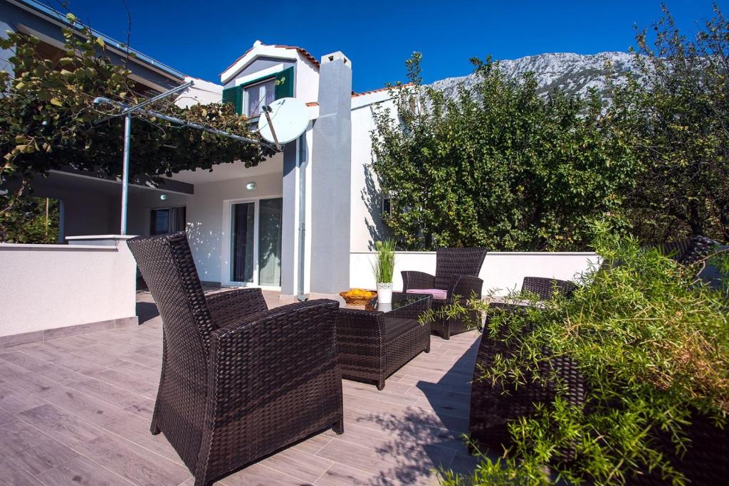 Vonkajšia záhrada v ubytovaní Villa Golden Garden with 50sqm private pool
