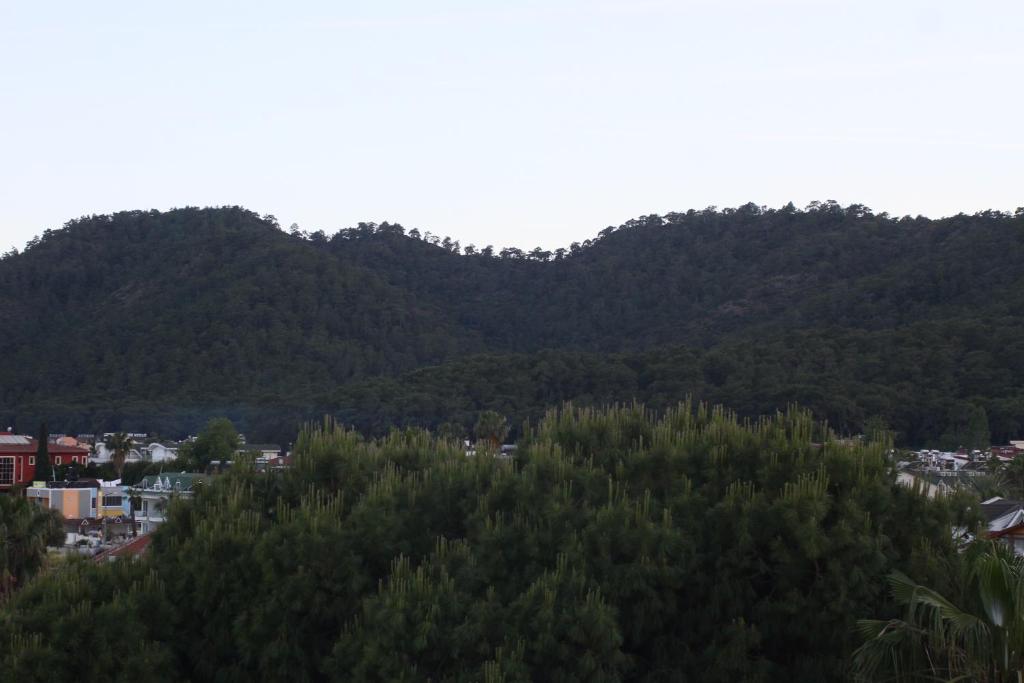 A general mountain view or a mountain view taken from a szállodákat