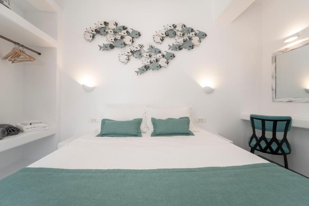 Black Coast Santorini - 4