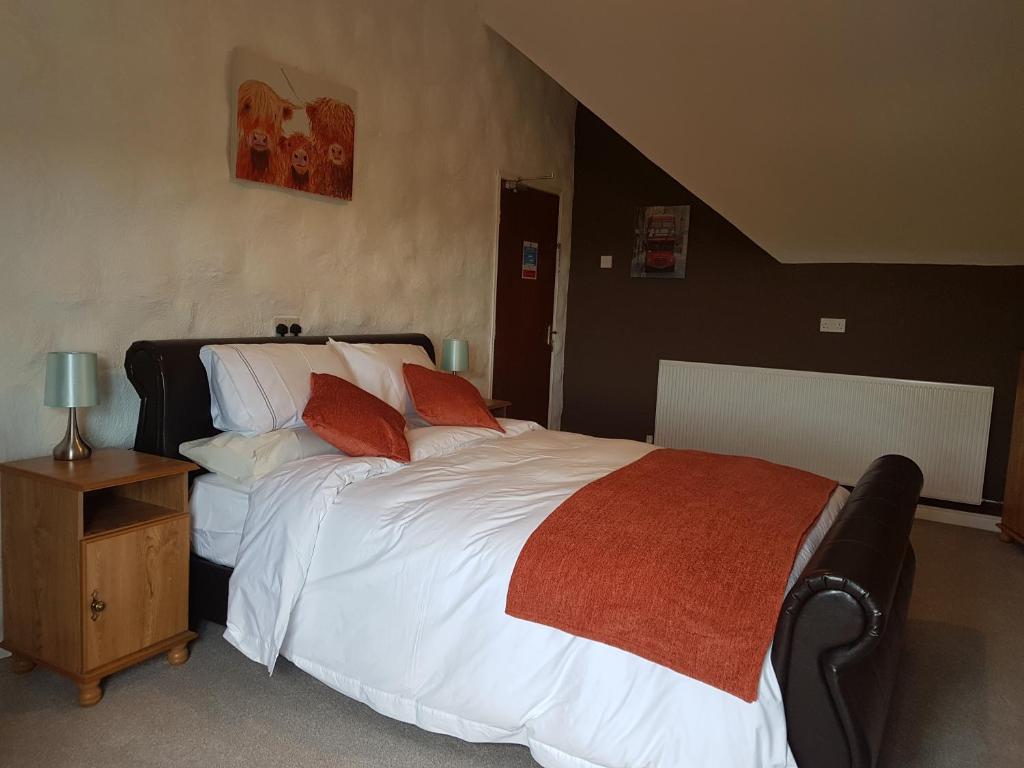 Gortin Glen Guest House - Familiekamer Met Badkamer