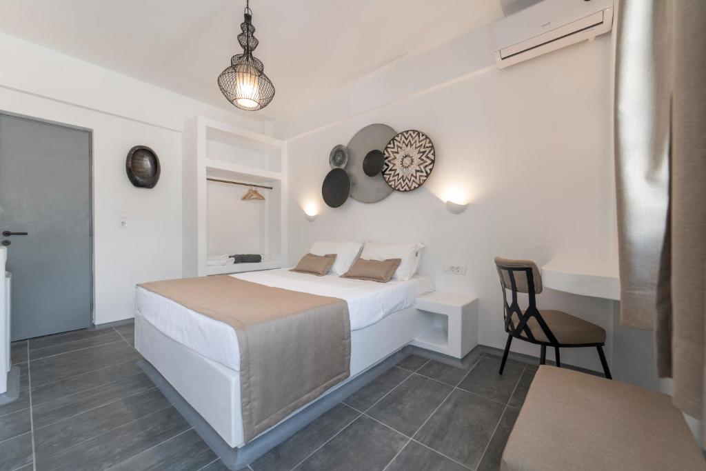 Black Coast Santorini - 2