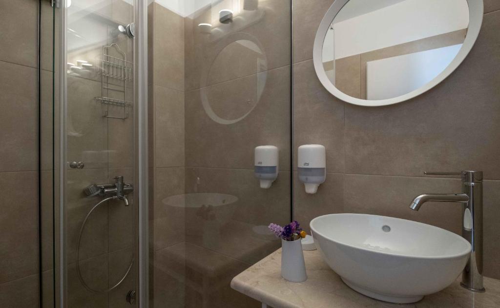 Nelly's Apartments - 5