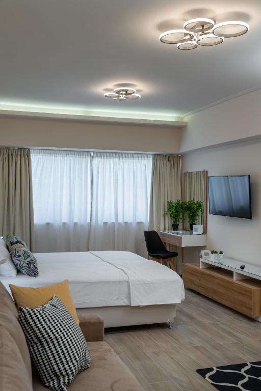 Amazing Apartments @ Aiolou Str. - Deluxe King Studio