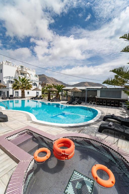 Black Coast Santorini - 18