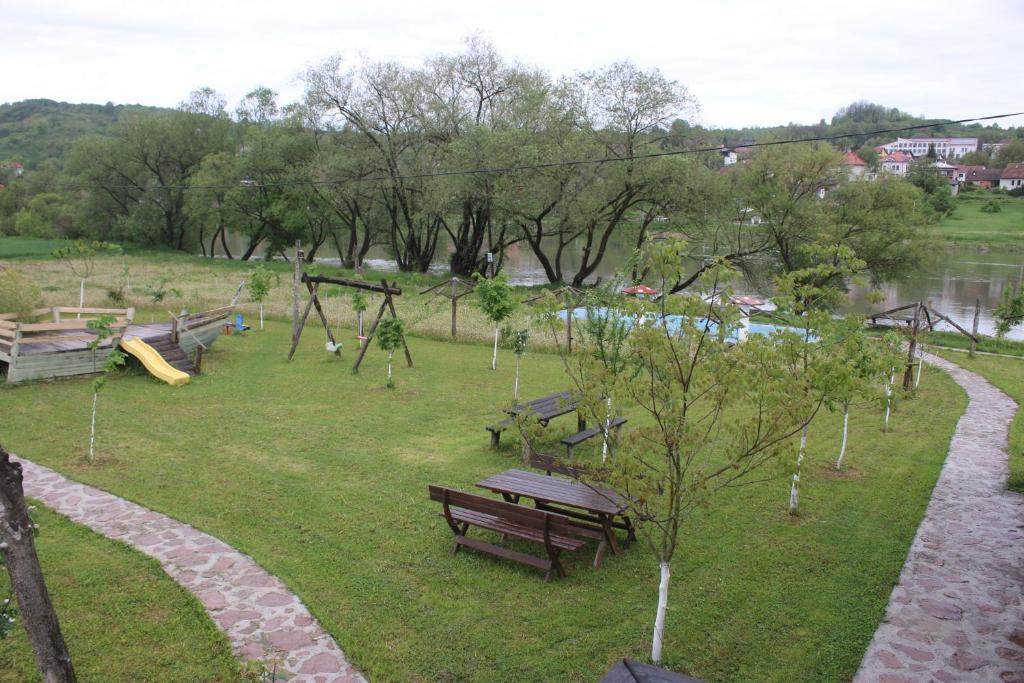 Holiday homes Piralo - Two-Bedroom Apartment