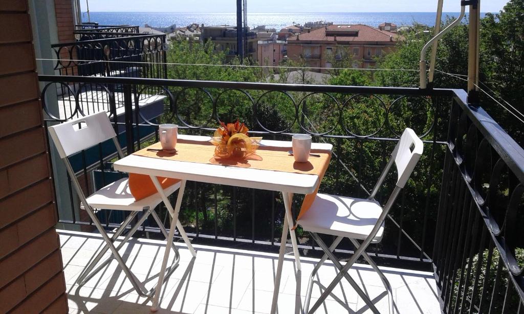 A balcony or terrace at Appartamento Lauretta