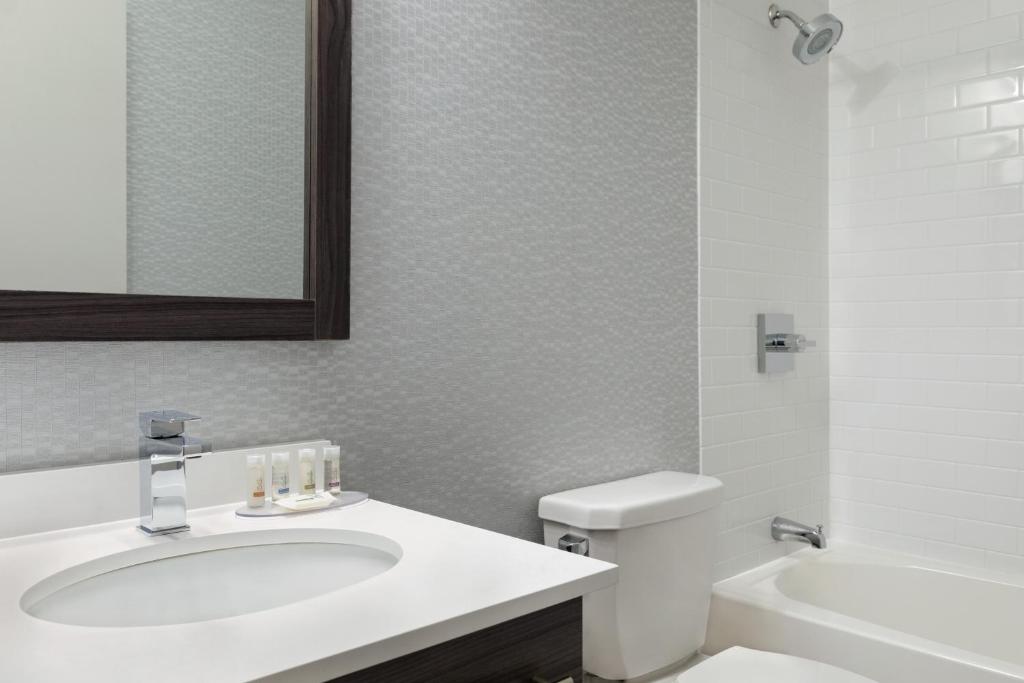 Days Inn by Wyndham Saint John - Studio Con Due Letti Queen - Non Fumatori