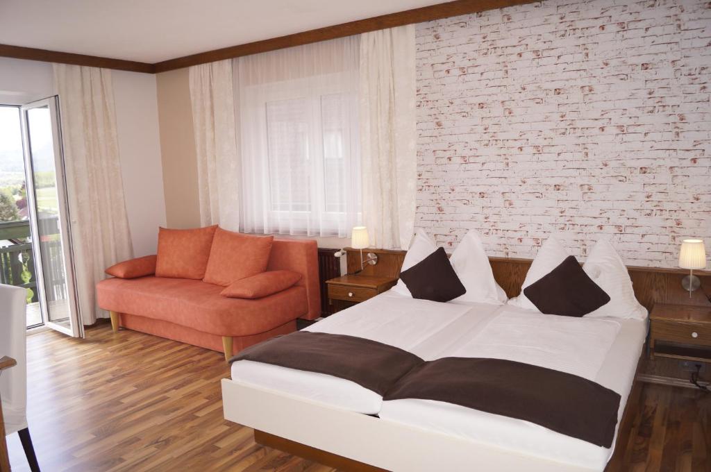 Posedenie v ubytovaní Pension DOBERNIG - CONTACTLESS CHECK IN/STAY