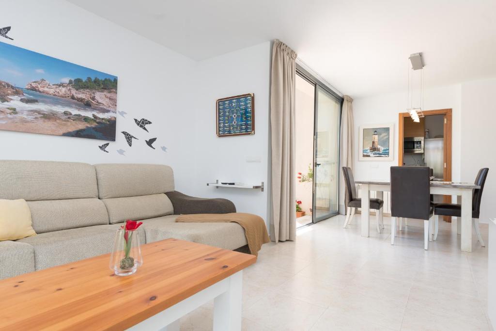 Posezení v ubytování Residencial Llenaire Apartment